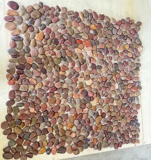 Wholesale River Stone Pebble Mosaic Tile Red Color Natural Polished Outdoor Garden Decoration Floor and Wall Use 